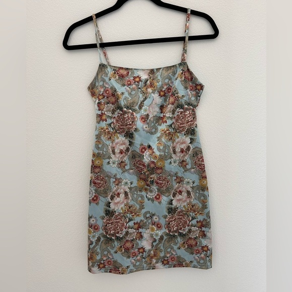 Urban Outfitters Women’s Mini Dress Sateen Floral Small - Picture 2 of 8